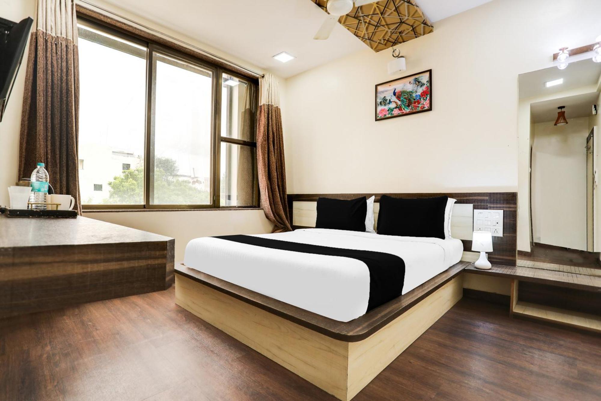 Super Hotel O Palkhi Road Near Sai Baba Temple Formerly Netra Sai Ширди Экстерьер фото