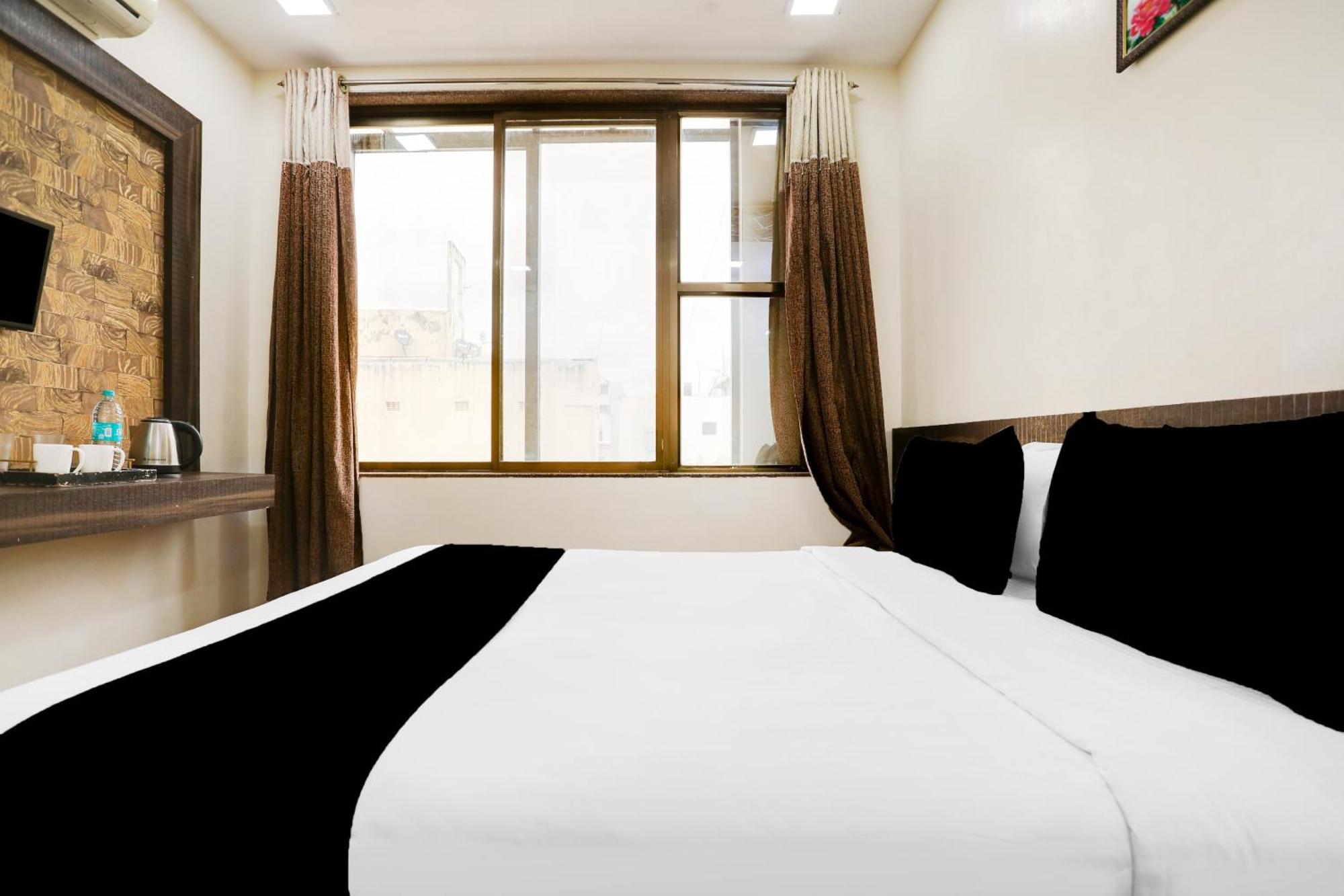 Super Hotel O Palkhi Road Near Sai Baba Temple Formerly Netra Sai Ширди Экстерьер фото